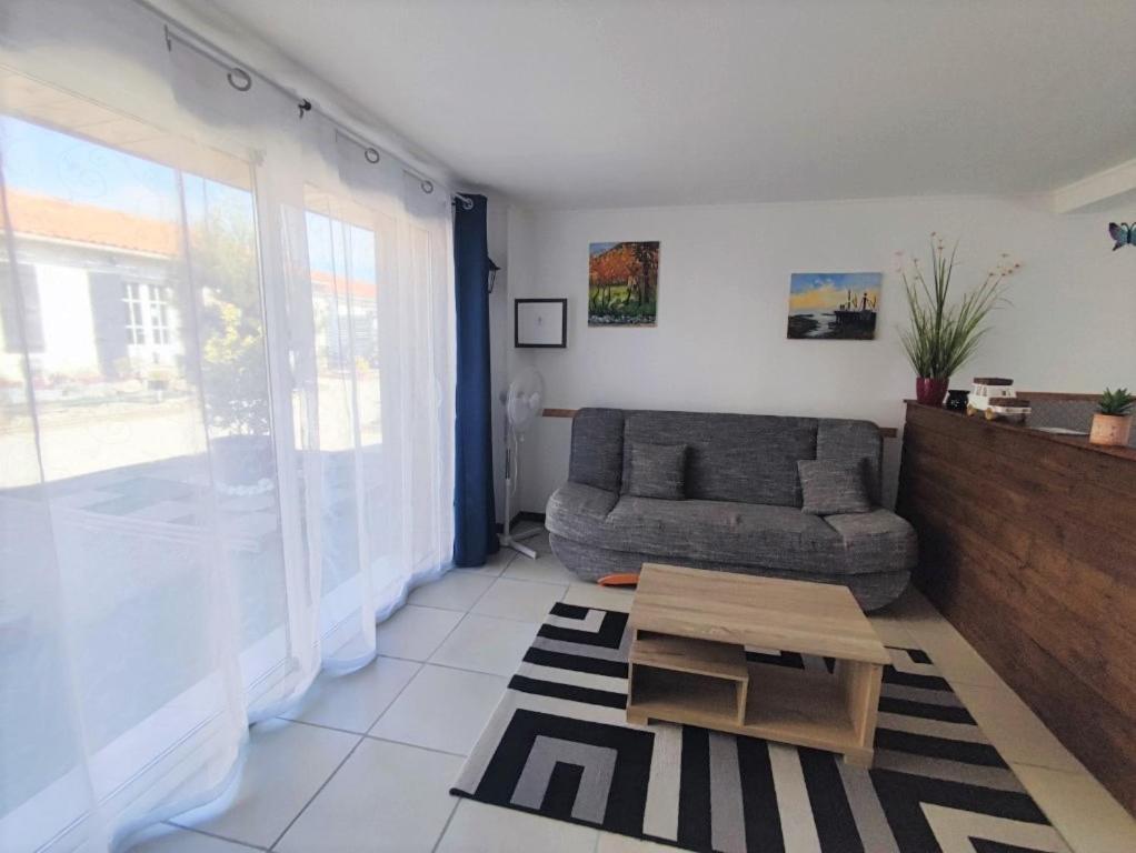 Le Clos Des Passiflores Pons Exterior foto
